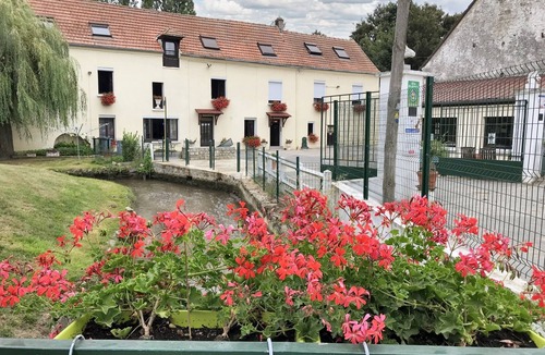 Viarmes House | Homerez - Spacious House in Viarmes with Large Garden and Air Conditioning