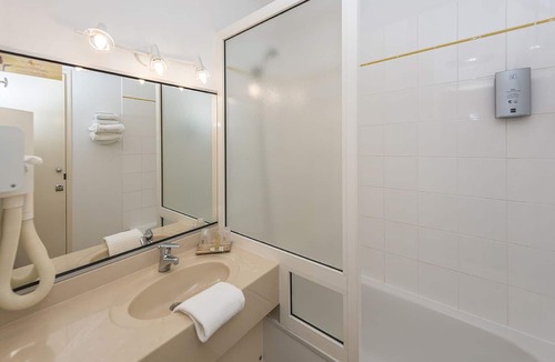 Beauvais Hotel | Hostellerie Saint Vincent Beauvais Aéroport