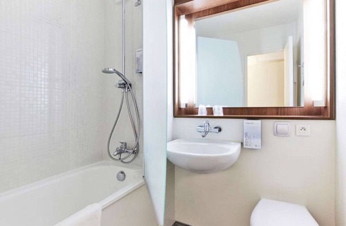Seclin Hotel | Hotel Campanile Lille Sud-Seclin