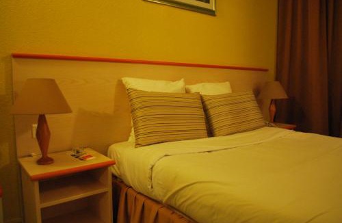 Vitry-le-Francois Hotel | Hotel Tambourin