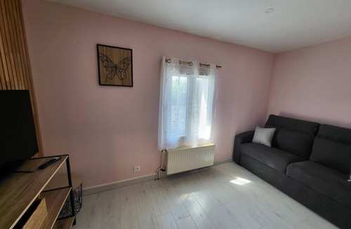 Mantes-la-Jolie House | House - 2 bedrooms - summer lounge and separate garden