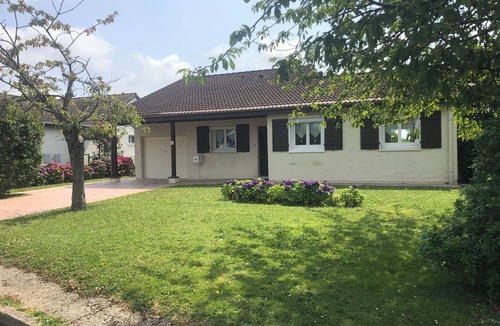 Belbeuf House | House 3 bedrooms Garden south view Fields Carrefour School Swimming pool Bus Rouen on foot