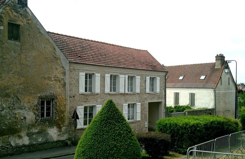 Baron House | House 3 people, 2 bedrooms in the city center. Comfort