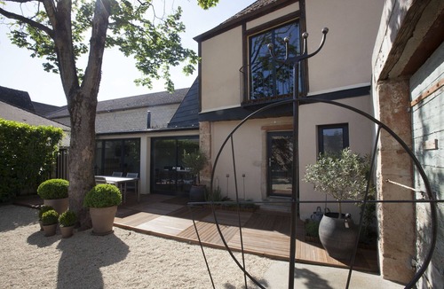 Beaune House | House-loft 200m from downtown with garden and free parking