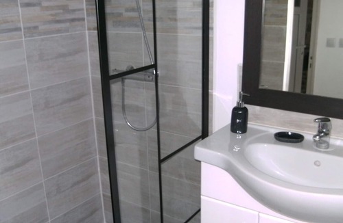 Joue En Charnie House | House sleeps 6 to 7 with SPA