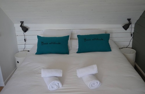 Moyenneville House | House with bay view in the heart of the city