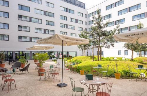 Roissy-en-France Hotel | Hyatt House Paris Charles de Gaulle Airport