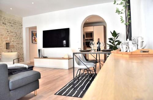 Centre Ancien Apartment | Hyper Centre - Élégant Appartement au Pied des Restaurants et Boutiques