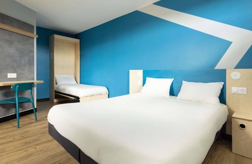 Plateau - Mont-Valerien Hotel | ibis budget Nanterre La Défense