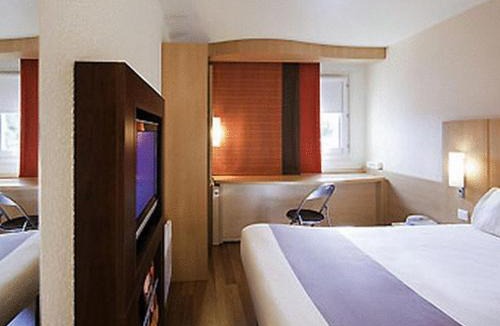 Cergy Hotel | ibis Cergy Pontoise Le Port