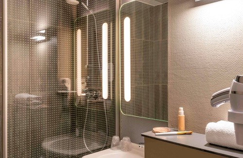 Cergy Hotel | ibis Cergy Pontoise Le Port