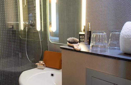 Cergy Hotel | ibis Cergy Pontoise Le Port