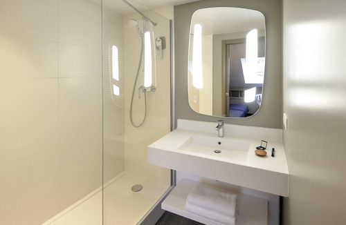 Maisons-Laffitte Hotel | ibis Maisons Laffitte