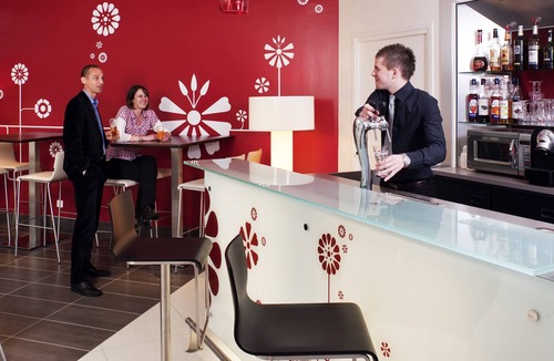 Senlis Hotel | ibis Senlis