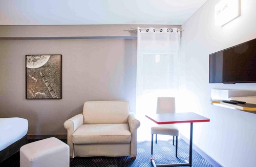 Montreuil Hotel | ibis Styles Paris Mairie de Montreuil