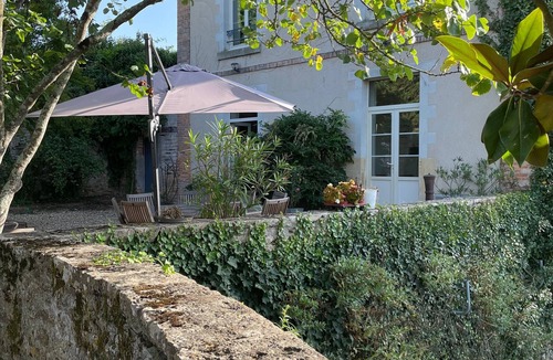Juigne-sur-Sarthe Cottage | Ideal Family Retreat: Spacious 5BR Home with Garden, BBQ, and Modern Amenities in Juigné-sur-Sarthe