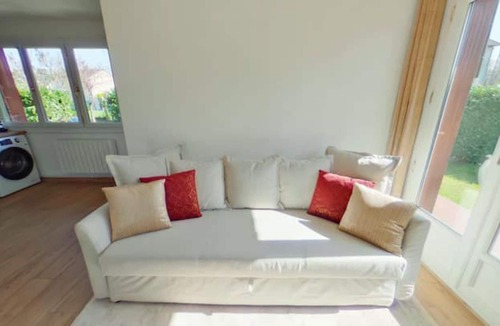 Sevran Apartment | IDF05 Superb cozy apartment CDG airport wifi 4 people