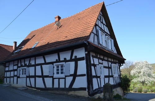 Cleebourg House | Idyllic half-timbered house with a large garden and playground and orchard