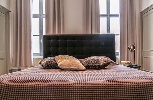 Montreuil-sur-Mer House | If you dream of vacationing in historic walls, you should take a closer look at this exclusive vacat