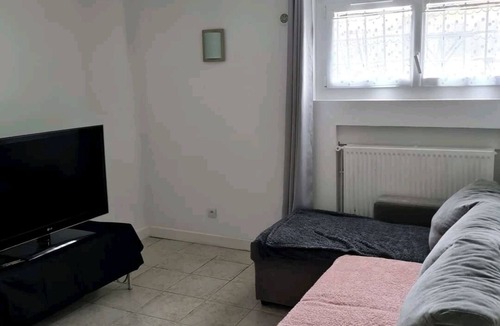 Mantes-la-Jolie House | Immediately available Individual equipped apartment. Ideally on the 1st floor