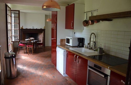 Cernoy House | In In a charming little village in front of a XVth century chapel and a castle