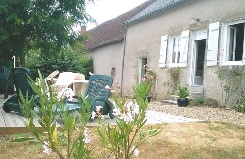 Jailly Cottage | In JAILLY The gîte is in the meadow ... Bed and Breakfast