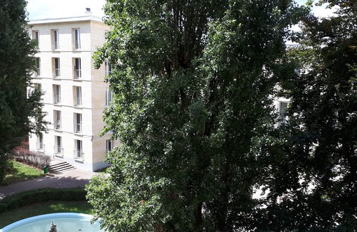 Montrouge Apartment | In the center of a park and at the gates of Paris