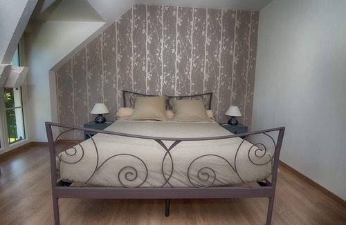 Vauxaillon Bed & Breakfast | IN THE FLOWER GARDEN