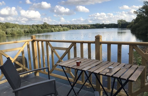 Recques-sur-Course Ski Chalet | In the heart of the Opal Coast, a house on stilts by the lake