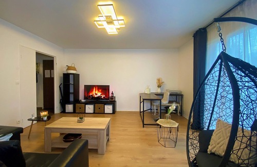 Roissy-en-France Apartment | In the heart of the village of Roissy en France, 5 min CDG
