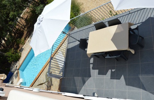 Orgnac-l'Aven House | In the southern Ardèche, house on a forested and fenced ground with pool, quiet