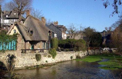Veules-les-Roses Apartment | In Veules les Roses, 2 mn from the beach and shops - small dog accepted