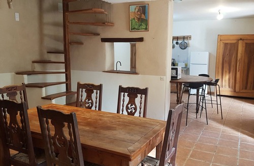 Salles-la-Source House | Isolated house set in vineyards and woods