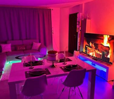 Freneuse Apartment | Jacuzzi Appartement love room
