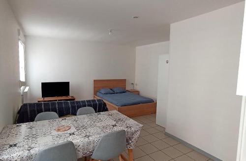 Denain Apartment | Joli studio spacieux au rez de chaussée