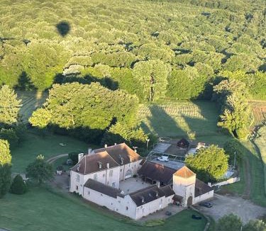 Asquins House | Josette