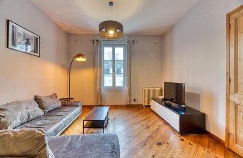 Grand-Couronne Apartment | Julie beau F6 rénové terrasse parking Rouen