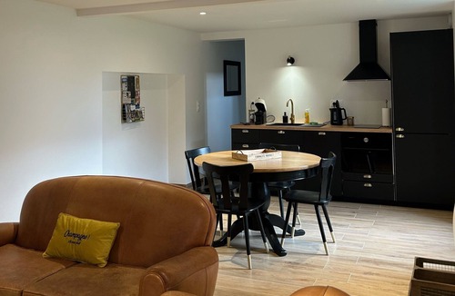 Ay House | Just a stone's throw from Ay town center, peace and quiet in the city!