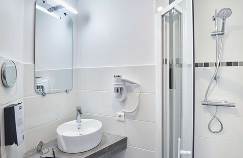 Mons-en-Baroeul Hotel | Kyriad Lille - Mons En Baroeul