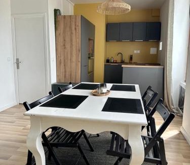 La Chapelle-en-Serval Apartment | L Échappée Gauloise en hypercentre