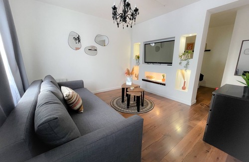 Calais Apartment | L'écureuil, studio en centre ville avec parking