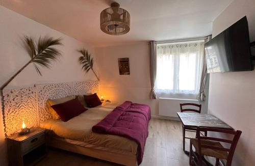 Croissy-Beaubourg Apartment | L'ancienne ferme du château