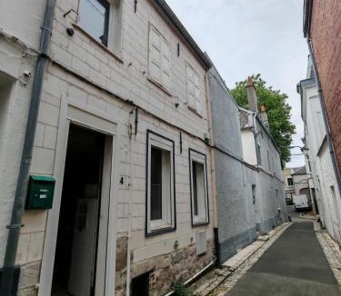 Arras House | L'arras Square maison au calme avec deux chambres