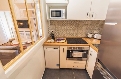 Reims Apartment | L'haussmannien - Spacious 4-bedroom - Centre Gare