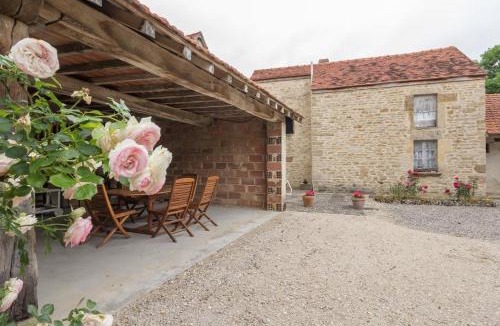 Lantilly House | L'Hirondelle