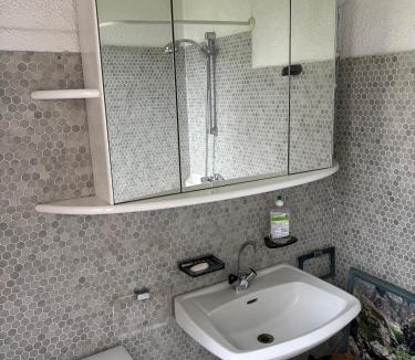 Villennes-sur-Seine Bed & Breakfast | La cabane au fond du jardin