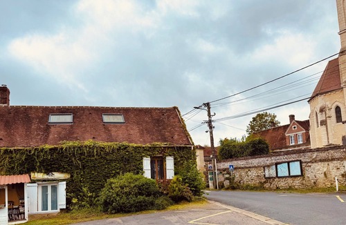Montreuil-sur-Therain House | La cachette des pirates/unusual accommodation/movies and popcorn!