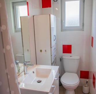 Decize House | La Cantine Logement au calme proche bord de Loire