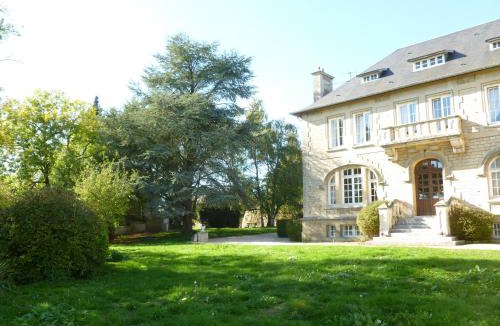 Pernant Bed & Breakfast | La chambre au Château