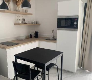 Arras Apartment | La chambre de Flore